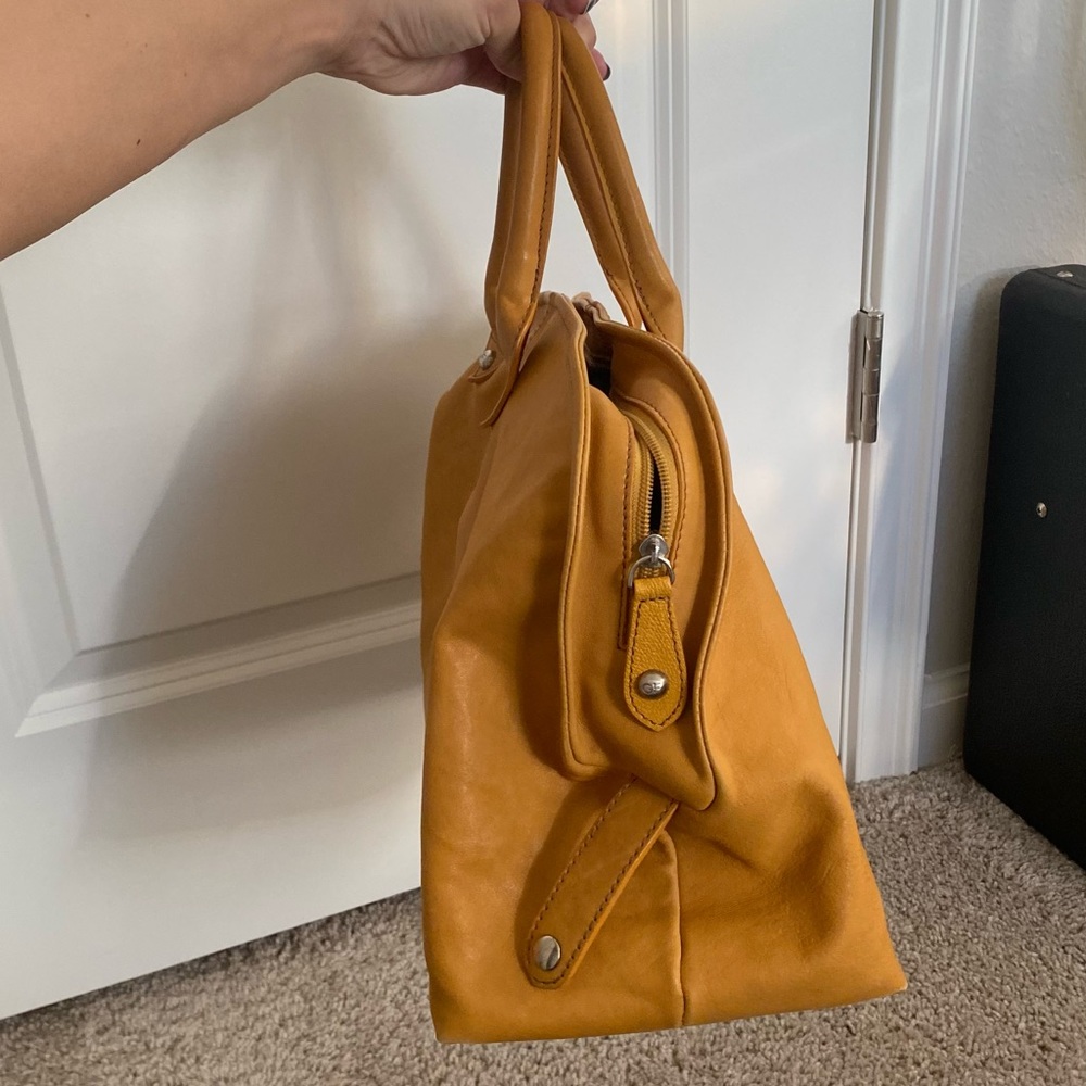 Mustard Gianfranco Ferre medium bag - Picture 3 of 5